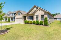 Welcome home to 1126 Black Oak Dr!