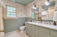 2nd floor Hall/Landing full bath.