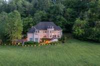Luxury living in the heart of Franklin, TN at it's finest