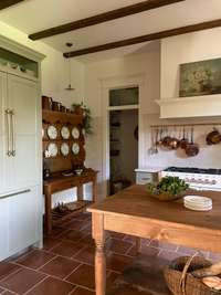 Photo for example purposes - similar floor plan and finishes