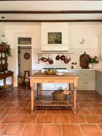 Photo for example purposes - similar floor plan and finishes