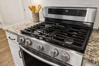 Gas cooktop-every cooks dream. And if cooking isn't your forte' the club house has all your casual and fine dining meals covered for you with membership.