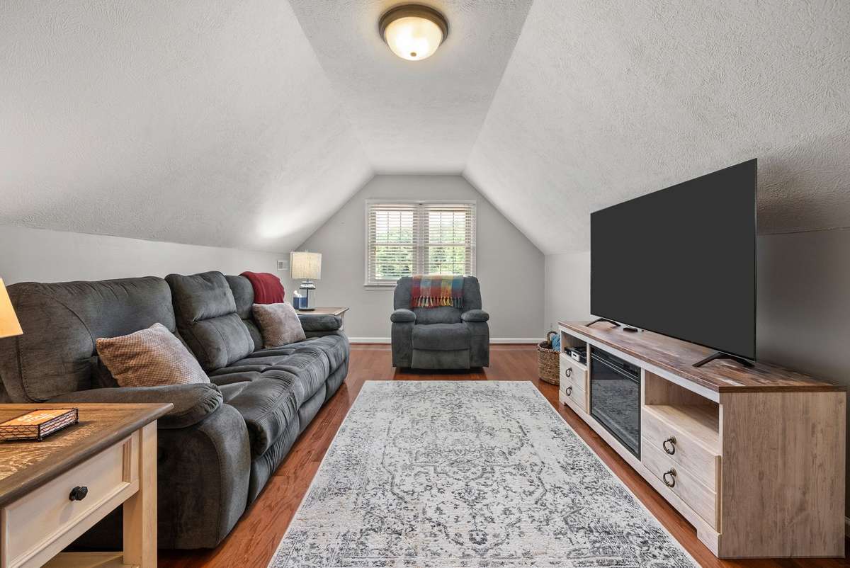 Bonus room upstairs