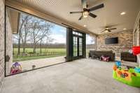 Large screened in back porch (dog does not convey) ;)