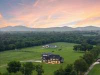 Stunning luxury home on 12 acres! 8385 Lascassas Pike Lascassas, TN 37085