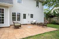 Beautiful, oversized tile patio!