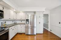 All stainless steel appliances convey, offering a fully equipped space ready for everyday use! 2648 Chatham Ct Murfreesboro, TN 37129