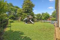 This outdoor area is perfect for family fun! 2648 Chatham Ct Murfreesboro, TN 37129