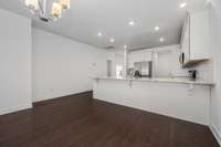 Huge kitchen peninsula giving lots of counter space!