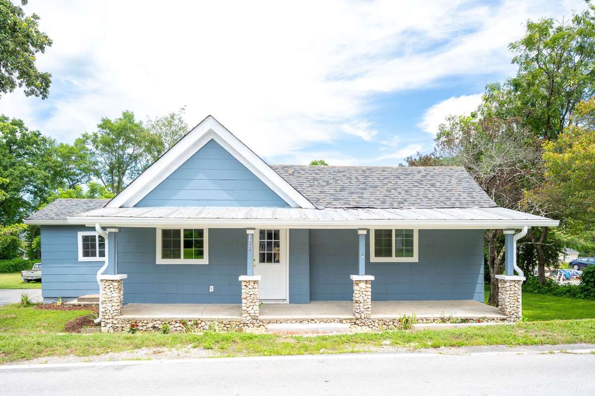Welcome to 11326 Old Dayton Pike in the heart of Soddy Daisy, TN