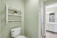Another view of your Jack & Jill guest bathroom. 1454 Indian Pl Murfreesboro TN 37129