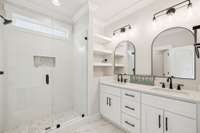 Master Bath w/Easy Step in Shower