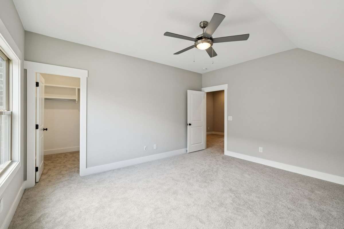 3rd Bedroom w/Walk in Closet