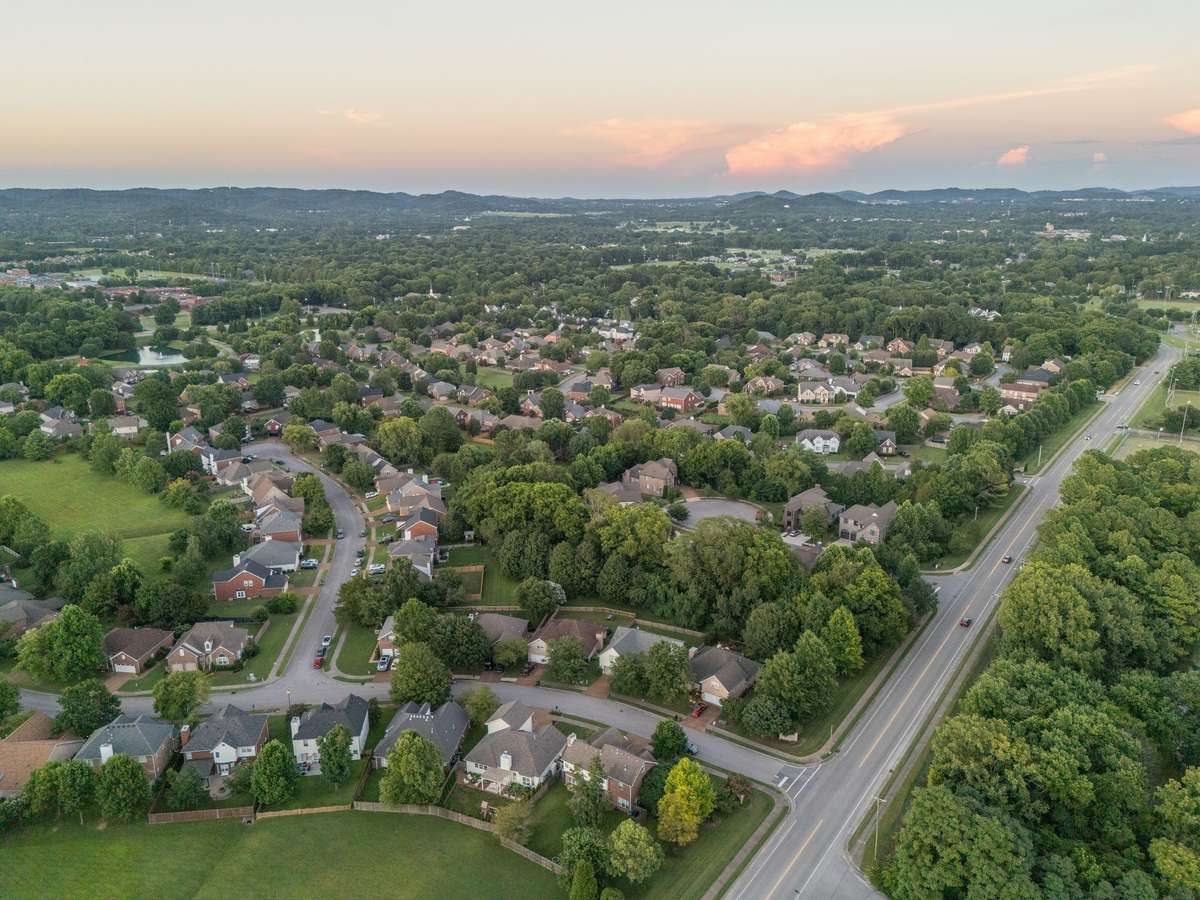 Just 1.7 miles from Historic Downtown Franklin!