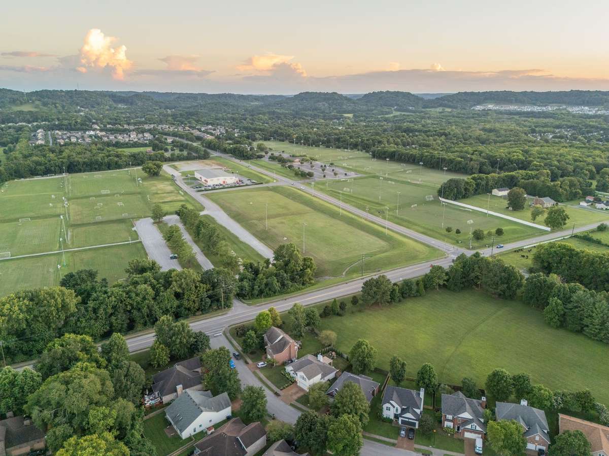 Lots of green spaces and parks in this area!