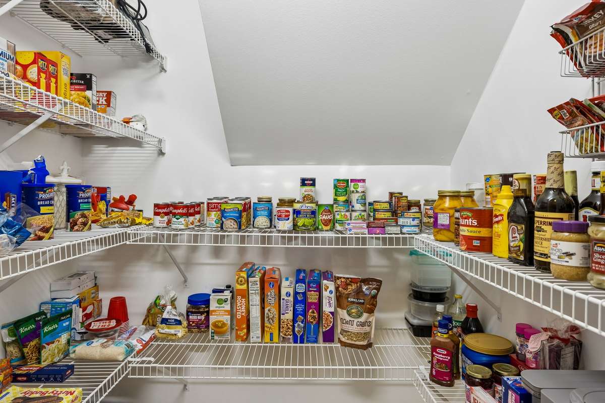 Kitchen includes this huge walk in pantry! 2230 Northwoods Drive, Murfreesboro, Tn 37130