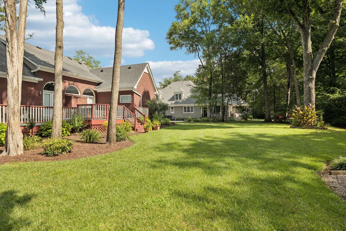2230 Northwoods Dr. Murfreesboro, TN 37130