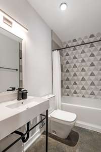 5BR en-suite bathroom