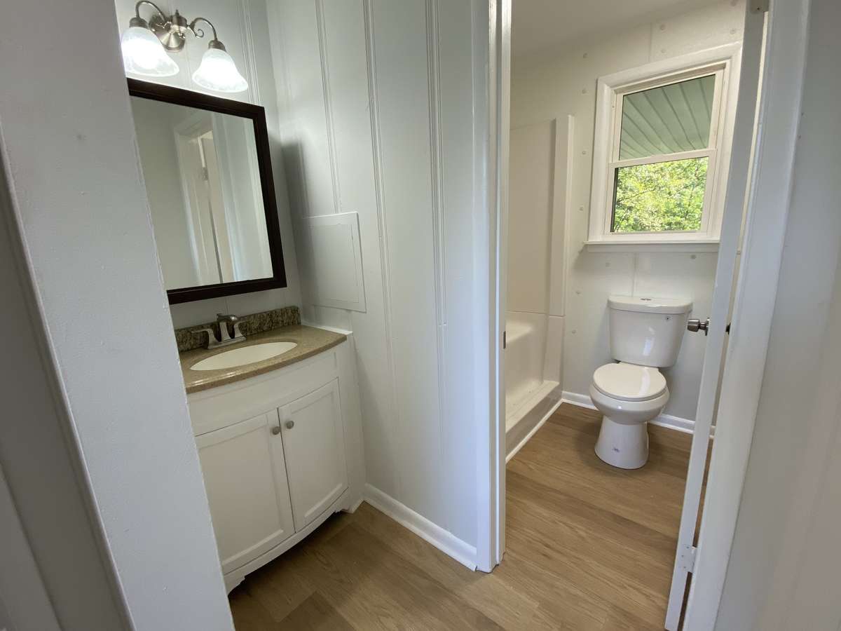 Private wet room in primary bath