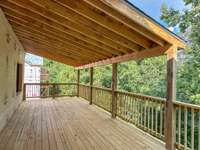 Upper deck is 32 x12: Come hang out in your treetops. Sunsets PLEASE!