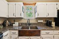 Copper sink, farmhous size.