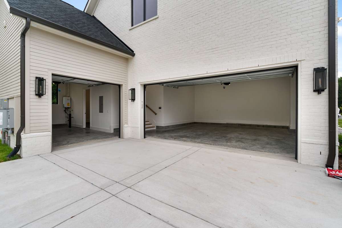 Representation Photos - Not Actual House