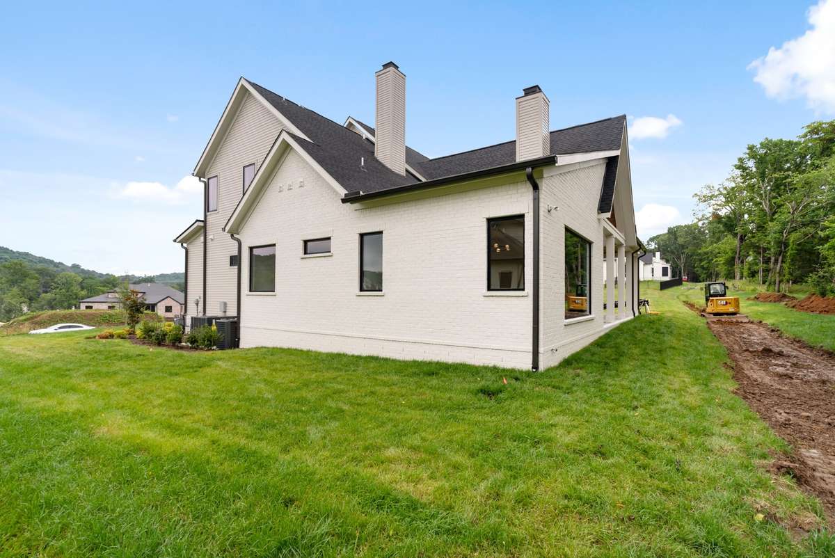 Representation Photos - Not Actual House