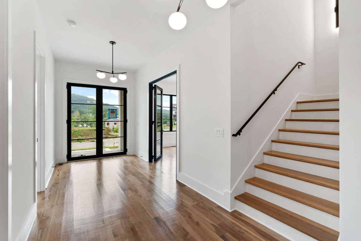 Representation Photos - Not Actual House
