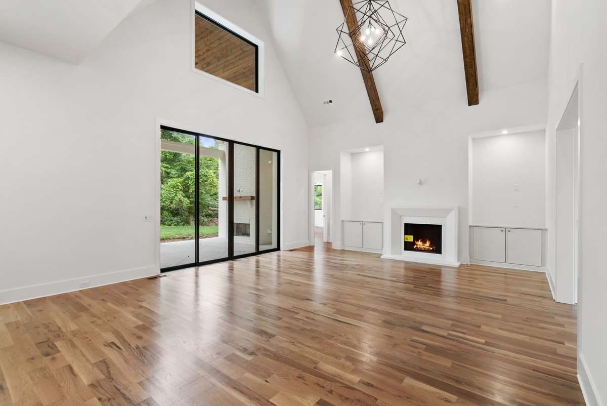 Representation Photos - Not Actual House