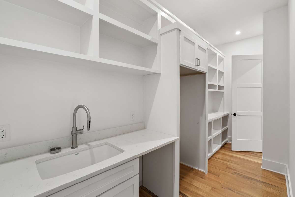 Representation Photos - Not Actual House