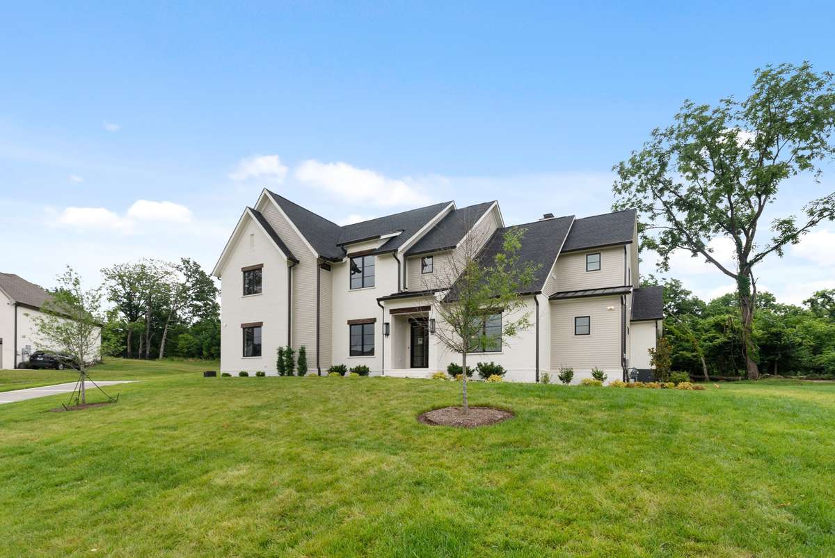 Representation Photos - Not Actual House