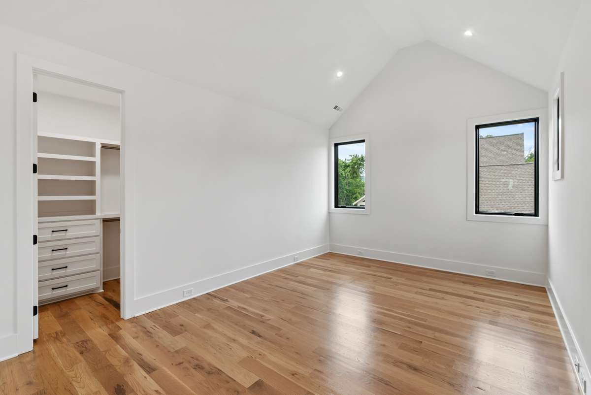 Representation Photos - Not Actual House