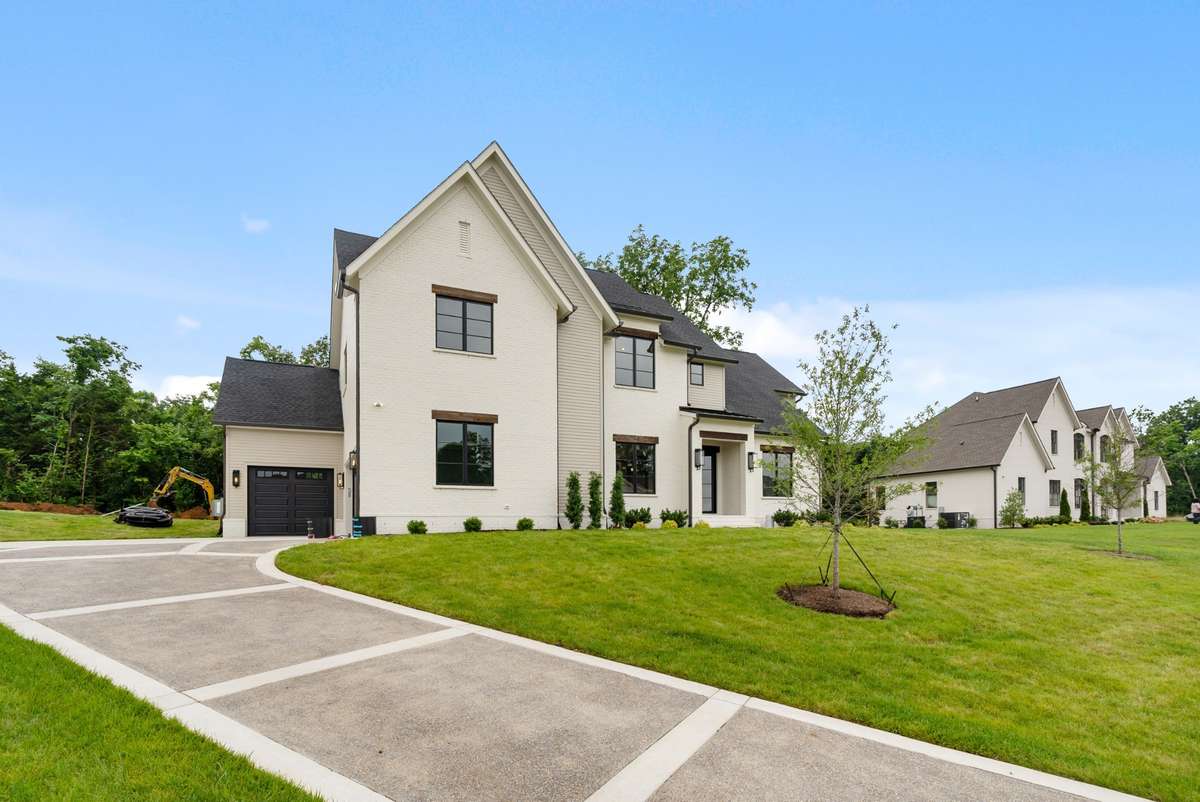 Representation Photos - Not Actual House