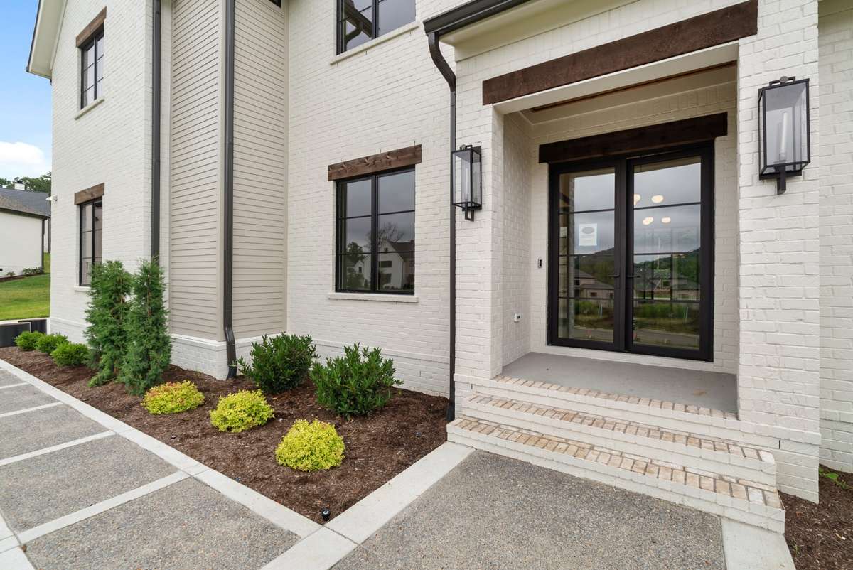 Representation Photos - Not Actual House