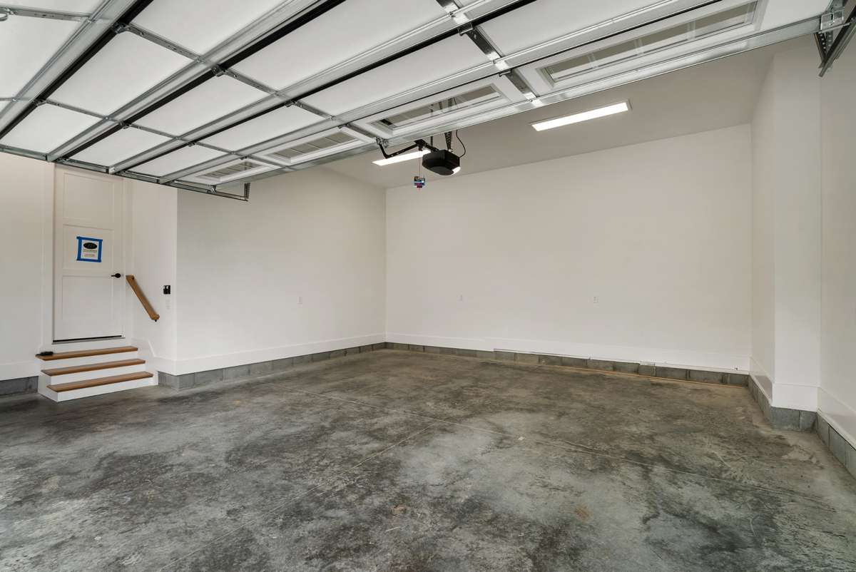 Representation Photos - Not Actual House