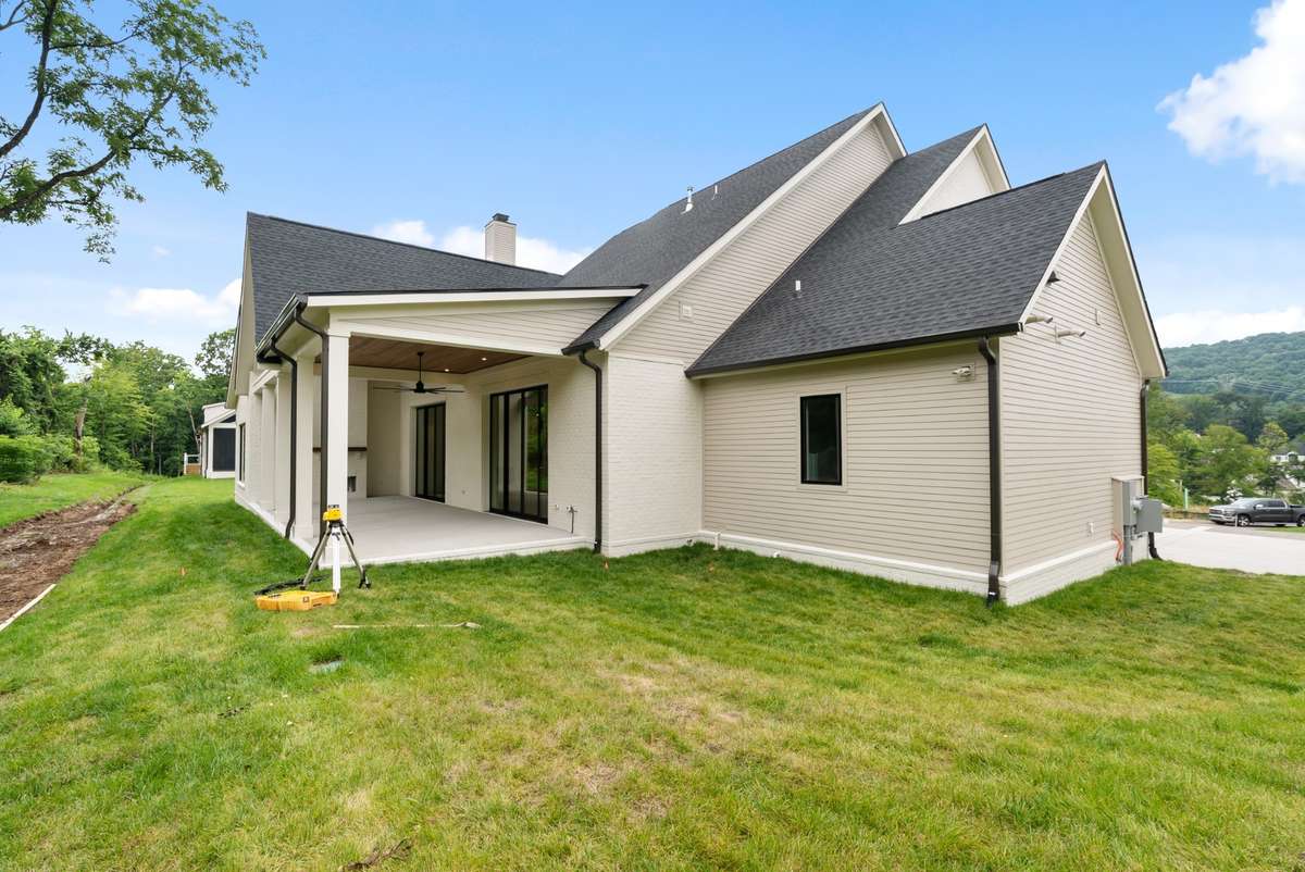 Representation Photos - Not Actual House