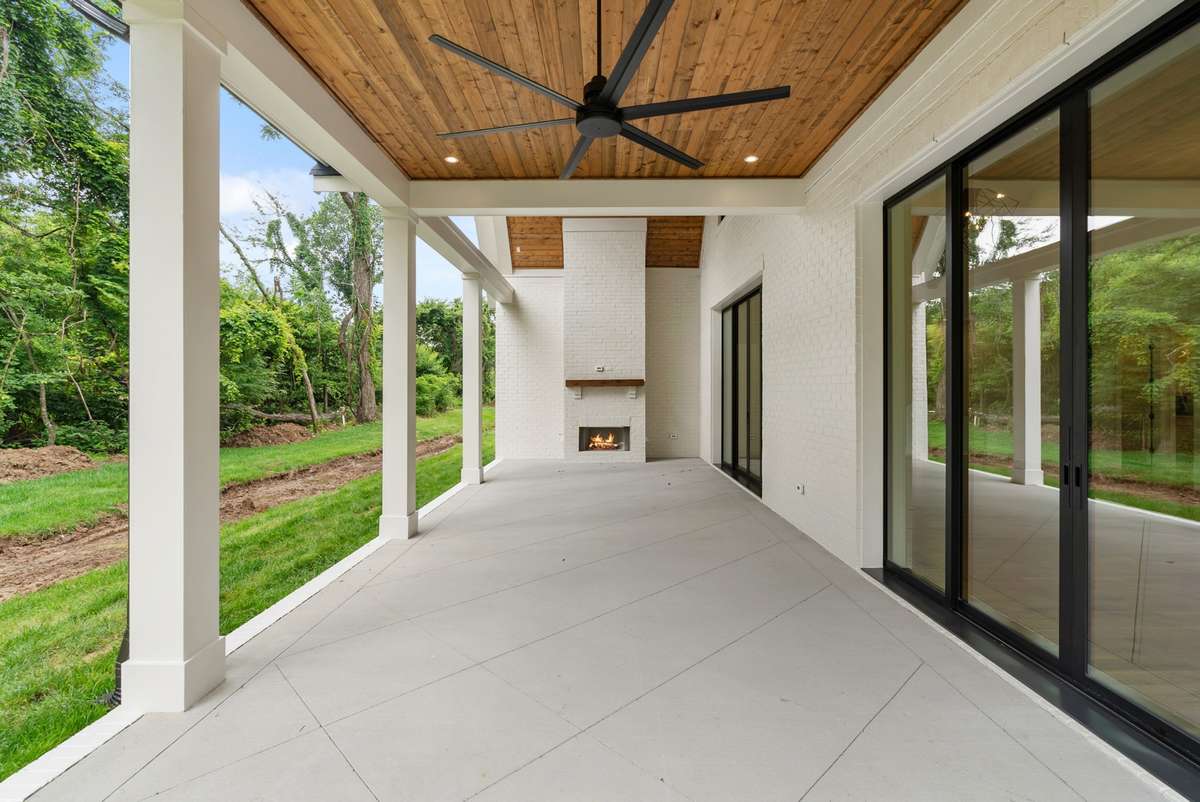 Representation Photos - Not Actual House