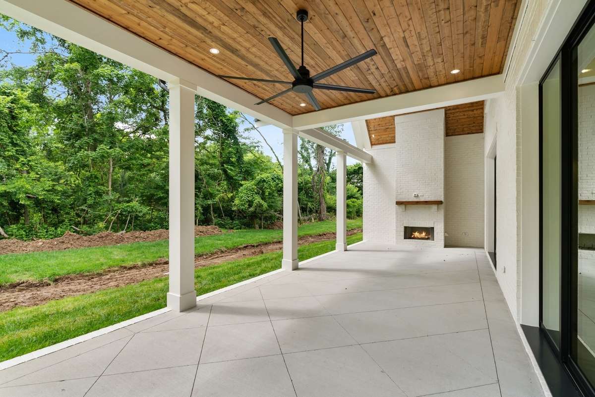 Representation Photos - Not Actual House
