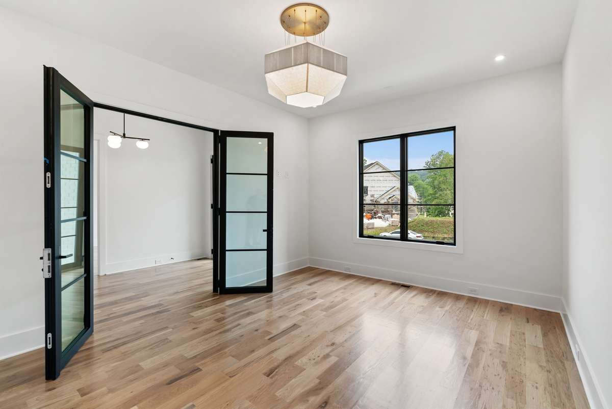 Representation Photos - Not Actual House