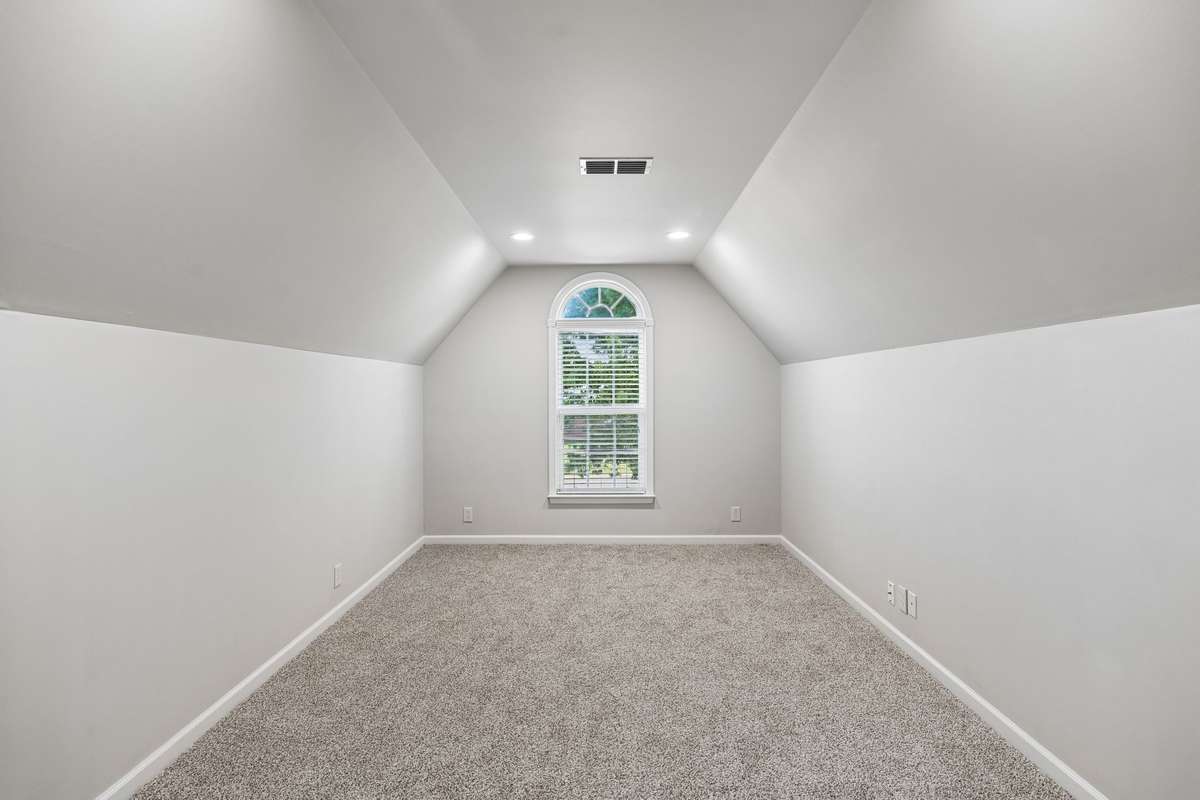 Versatile 24x19' Bonus Room adds extra value - perfect for a home office, media room, or Bedroom #4.