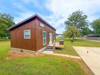 GREAT DESIGN WITH VAULTED CEILING, 392 SQ FT