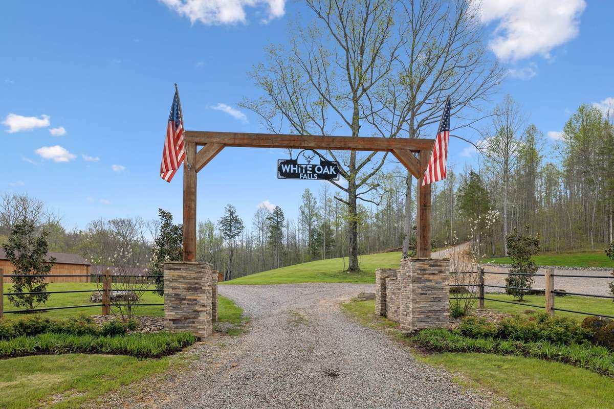 Entrance to the property