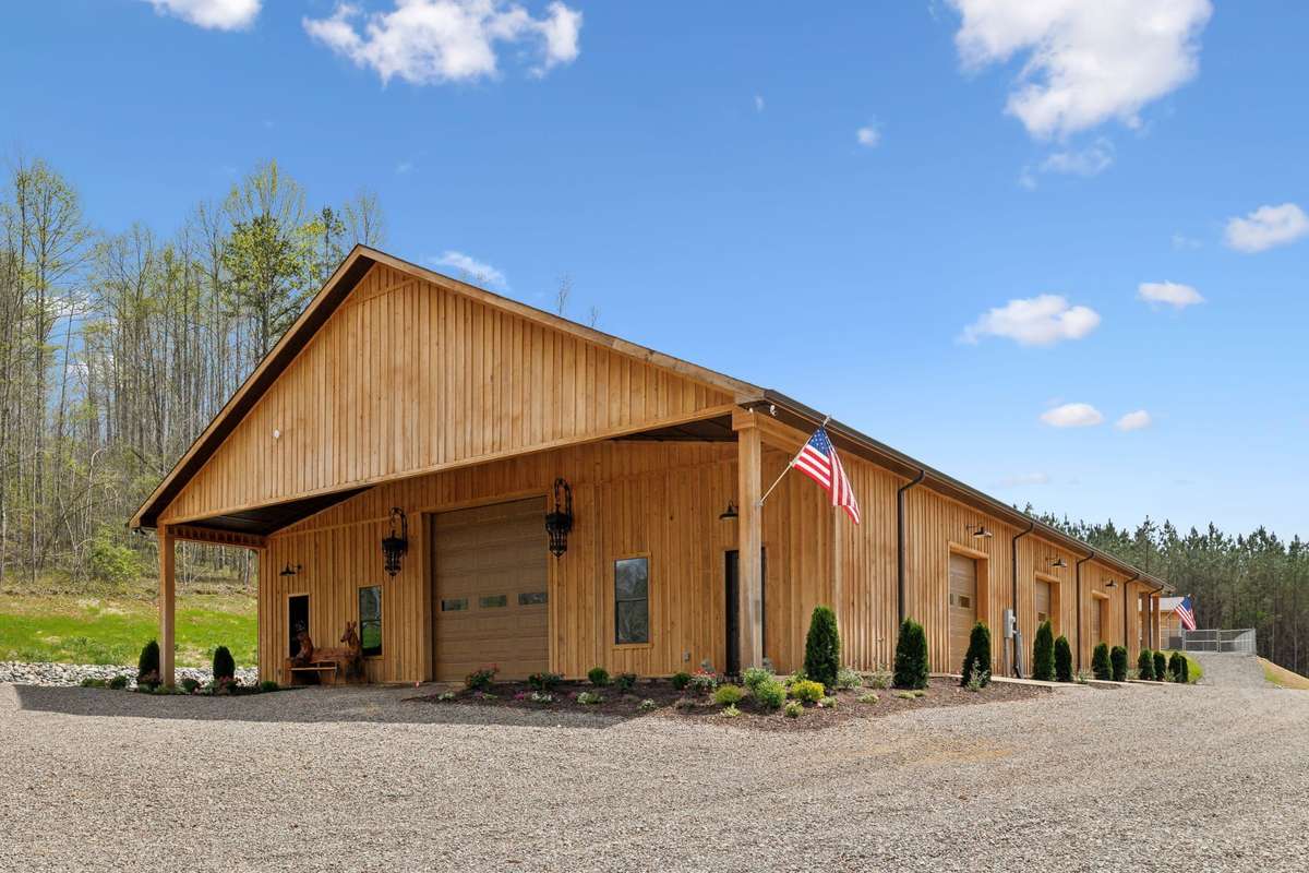 Garage/bunkhouse