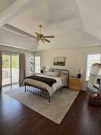 Large Master Bed Room (Upstairs)