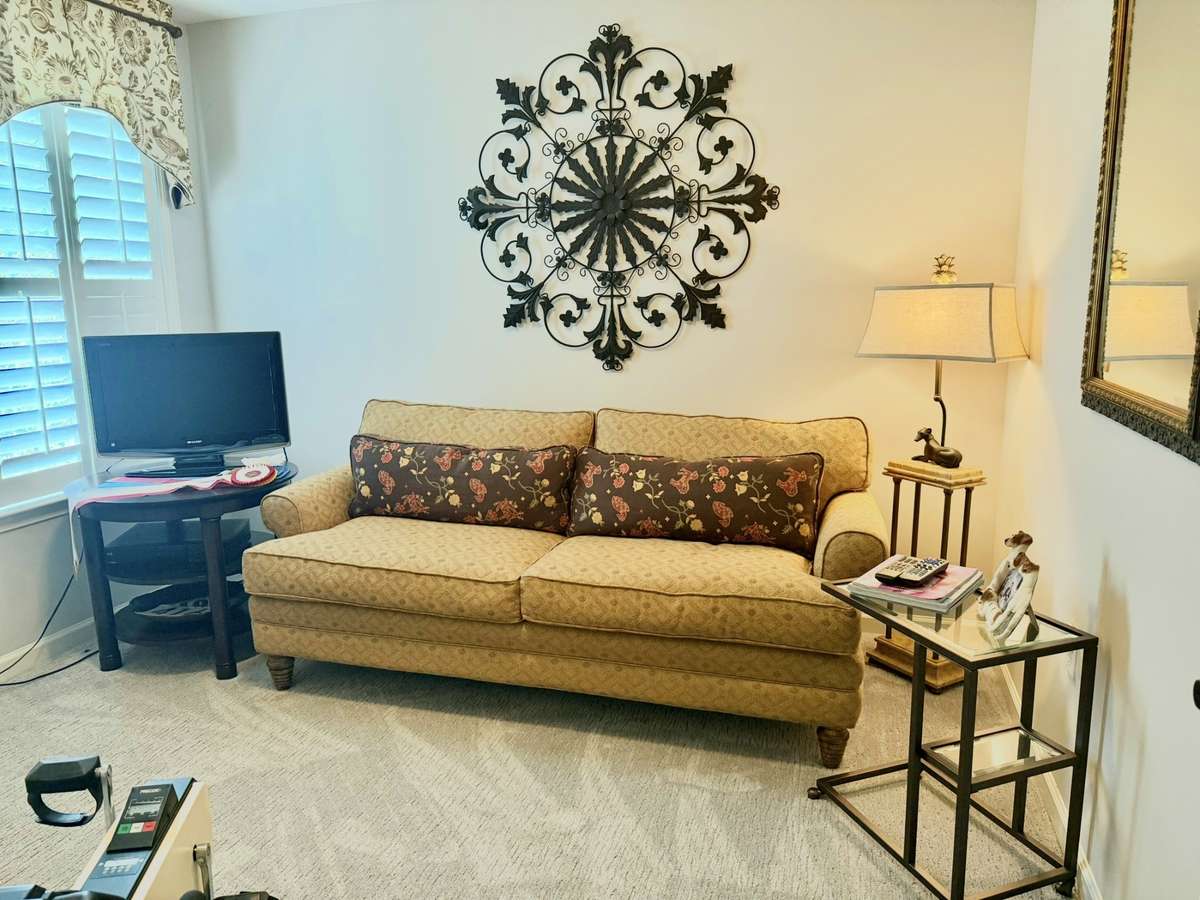 # 3 Bedroom with Double Closet and everything Stays!