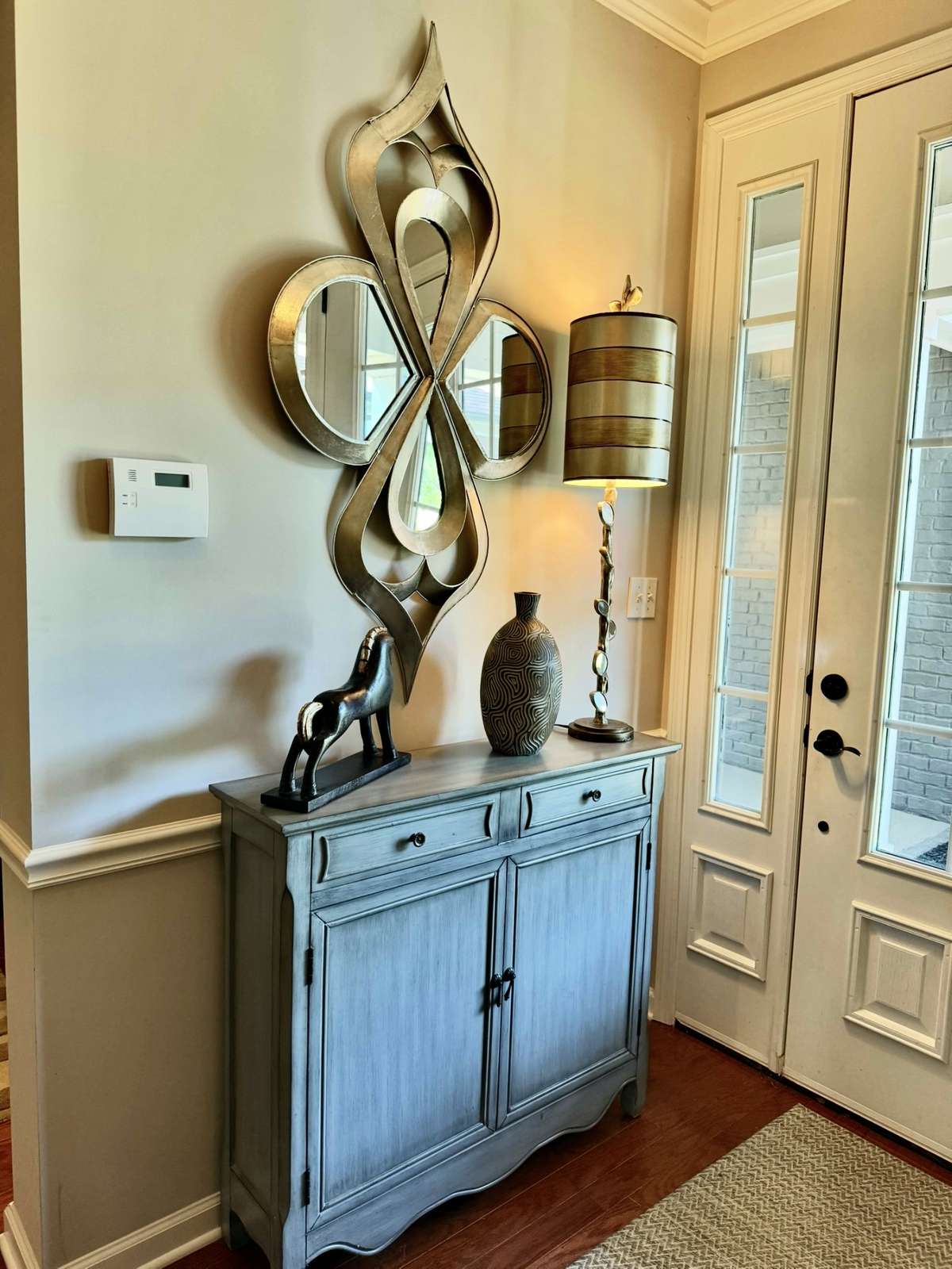 Lovely Foyer all Furnishings Stay