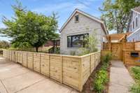 The brand-new fence provides full enclosure, offering excellent privacy and security while giving pets plenty of space to run freely.