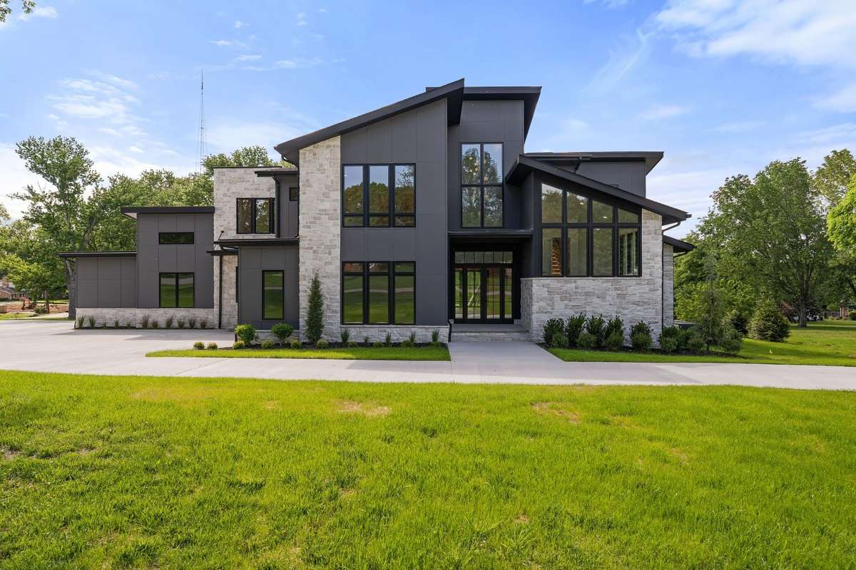 8210 Halford Pl, Brentwood, TN 37027 on just over an acre