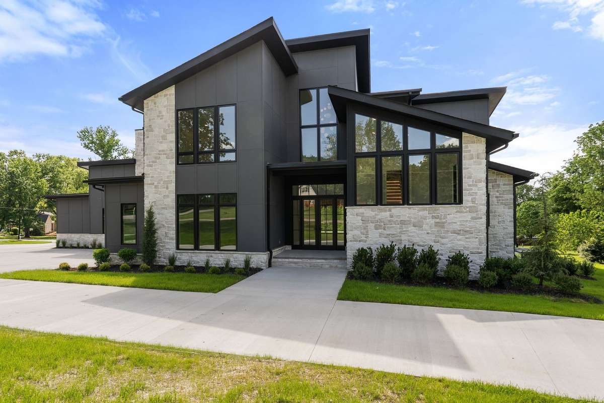 Striking front elevation - 8210 Halford Pl