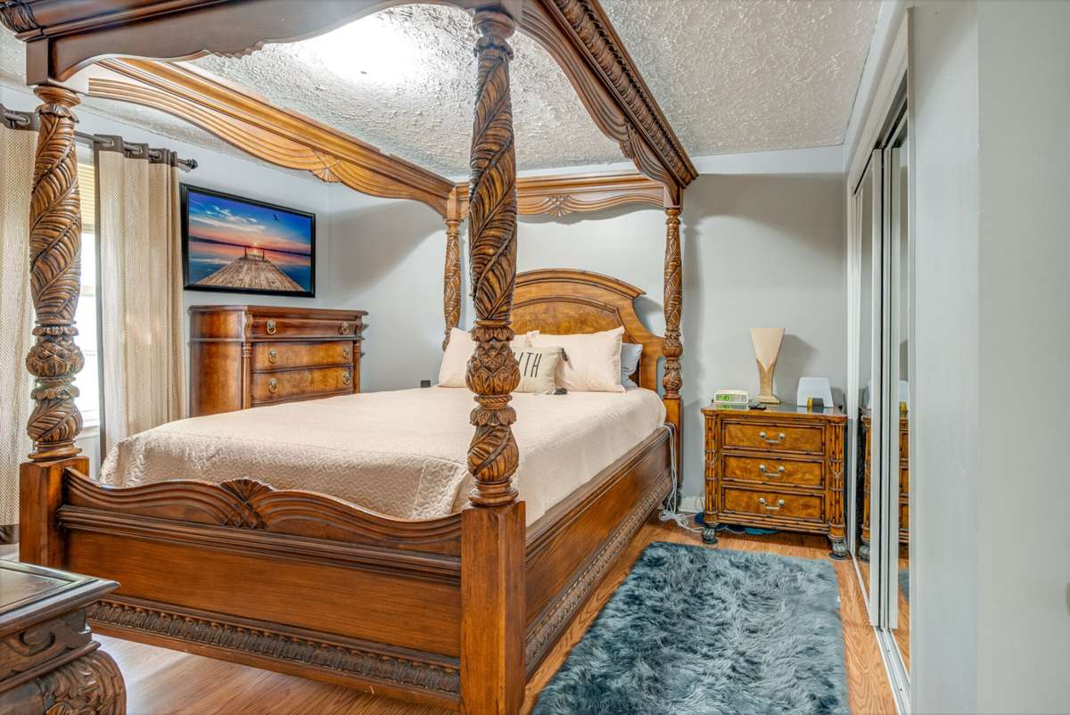 Owners room.